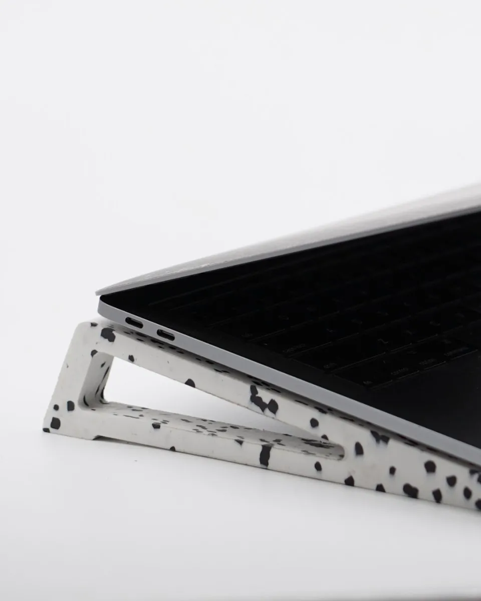 Eco-Laptop Stand I Black Dot